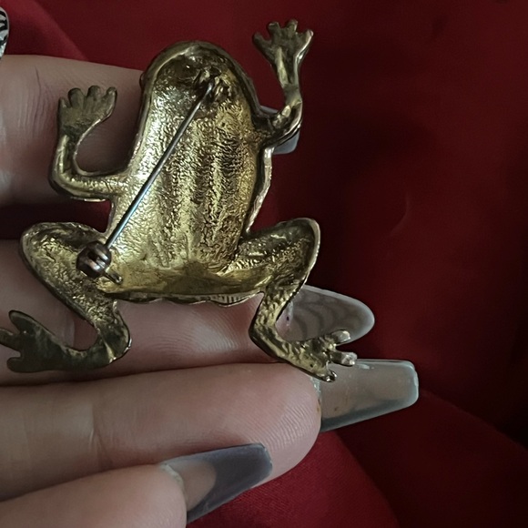 VERY RARE! Green GEMS STONES and  Frog Brooch
